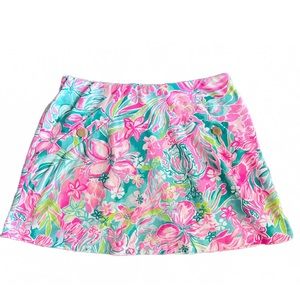 LILLY PULITZER Madison Knit Skort
"HOT ON THE SCENE" print
